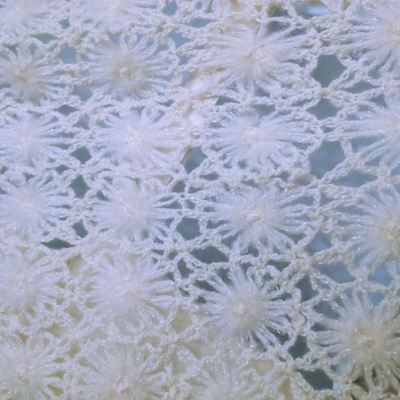 Vintage 60s Shawl Wrap Scarf 63x17 Loose Knit Textured Floral Fringe Glam Cream - Picture 11 of 12